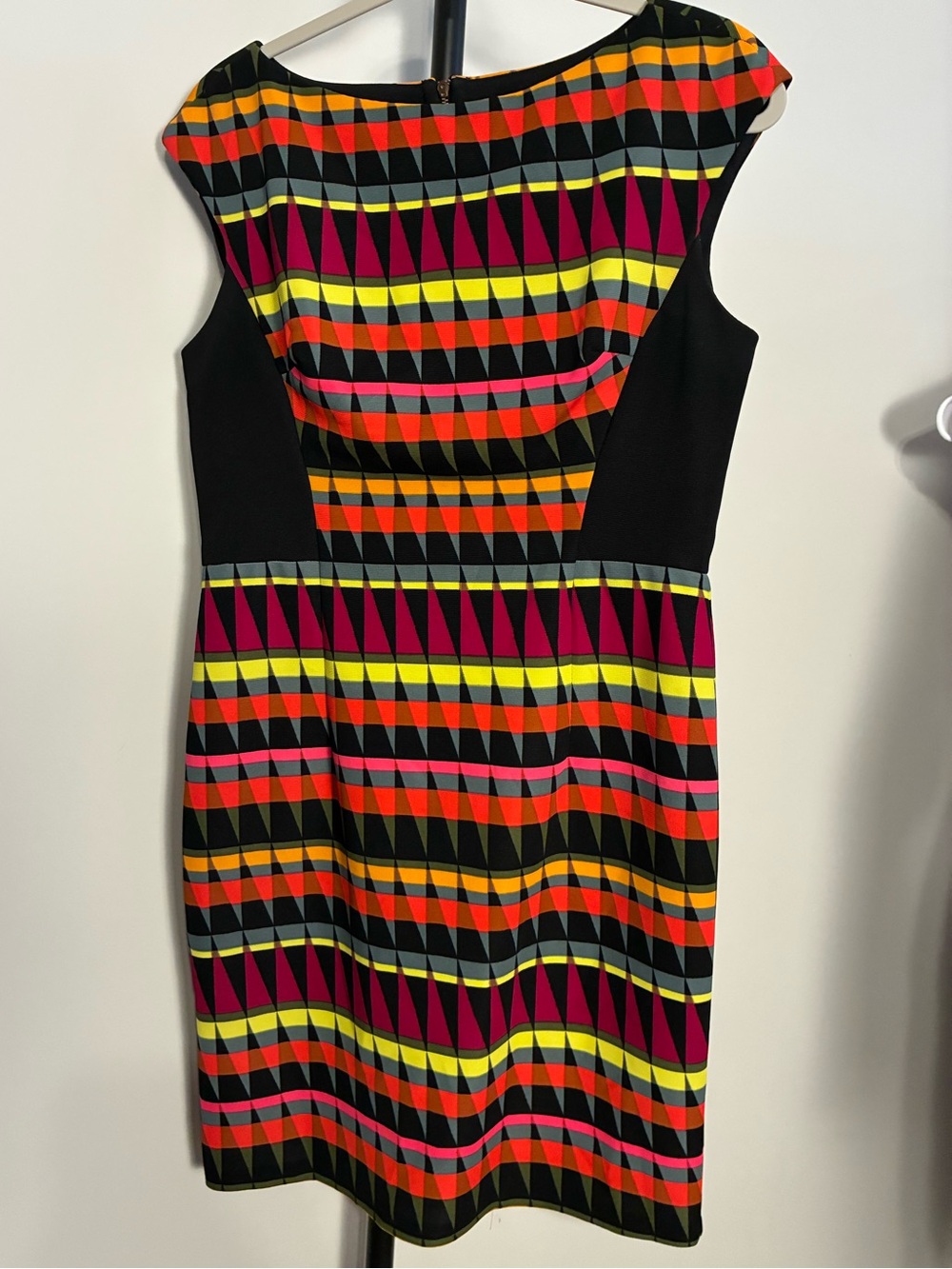 Signature Black Sheath Dress Red Orange Yellow Stripe Geo Print SIZE 10